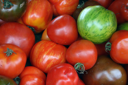 Niższe ceny pomidorów i ogórków