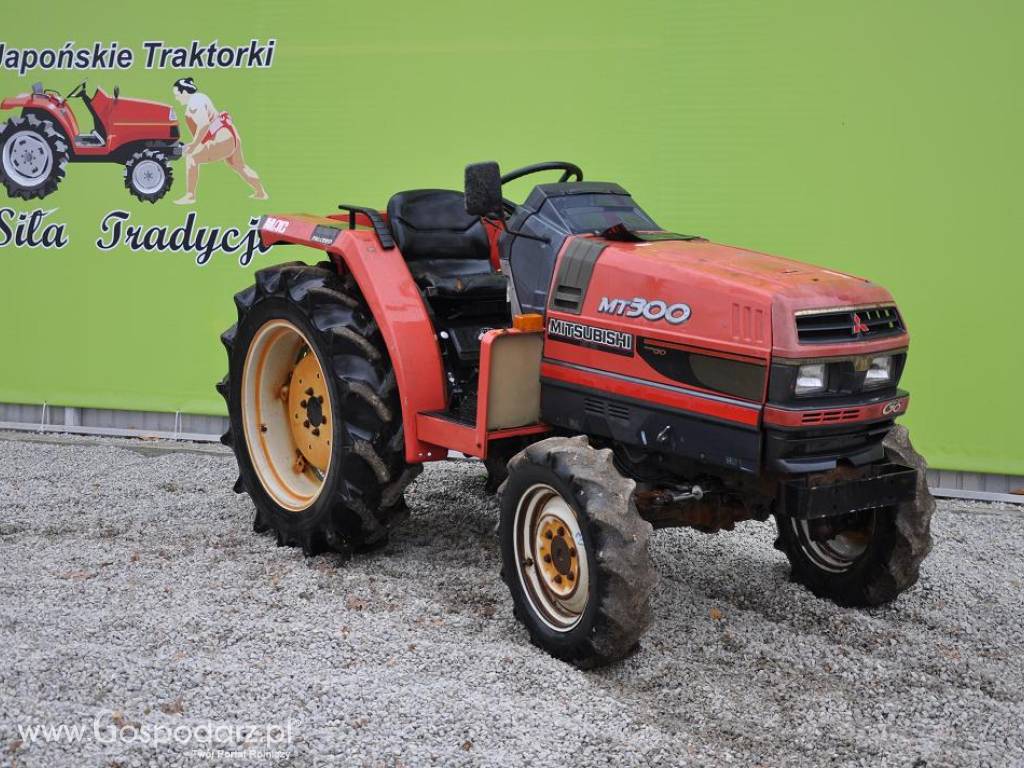 Traktorek Mitsubishi MT300D 4x4