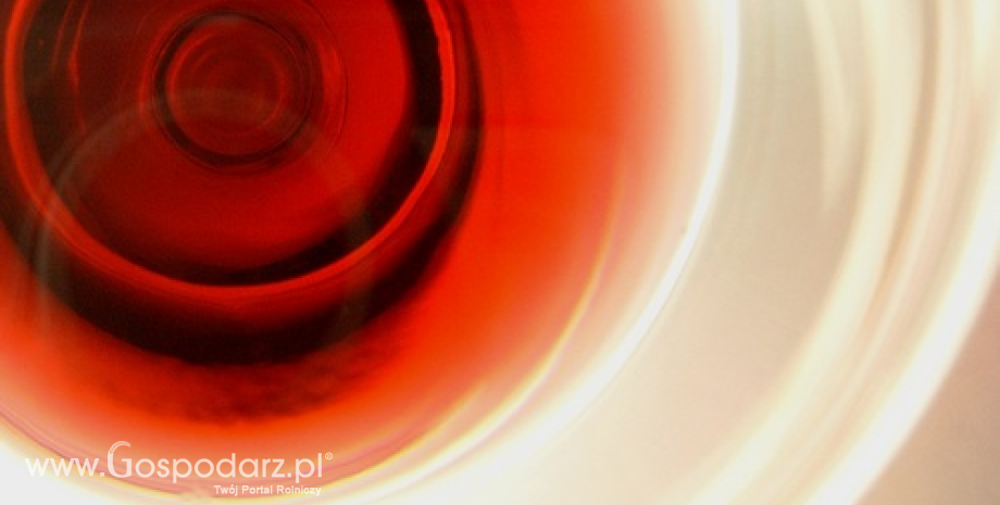 Sprzedaż wina w Polsce wzrosła o połowę. Rocznie na głowę przypada już 7 litrów tego trunku