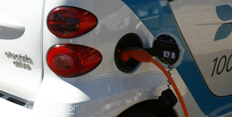 Przyjęto projekt ustawy o elektromobilności i paliwach alternatywnych