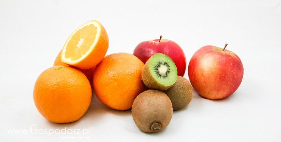 Polacy jedzą coraz więcej świeżych owoców