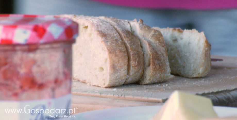 Polacy spożywają coraz mniej chleba