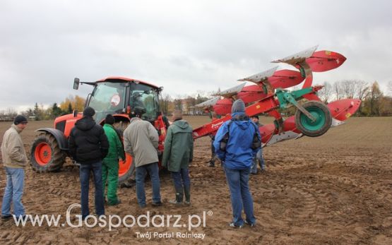 Pokaz polowy ciągników marki KUBOTA