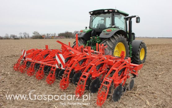 Kultywator STRIGER do uprawy pasowej