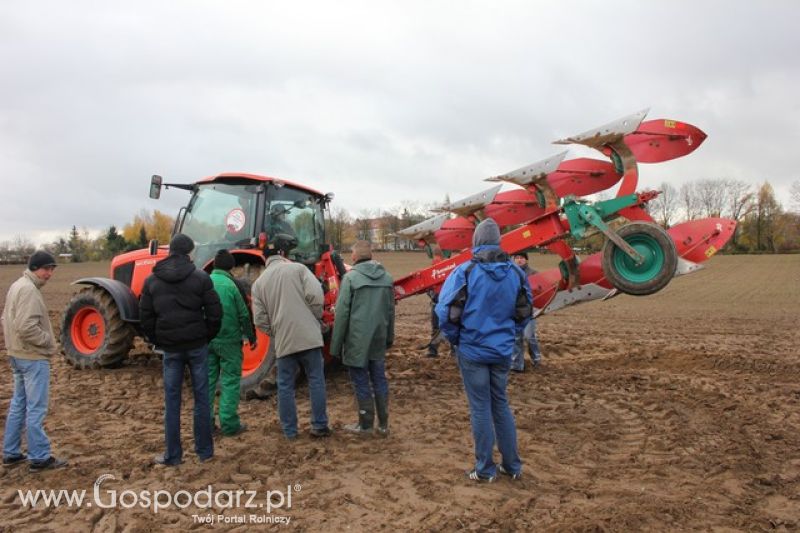 Pokaz polowy ciągników marki KUBOTA