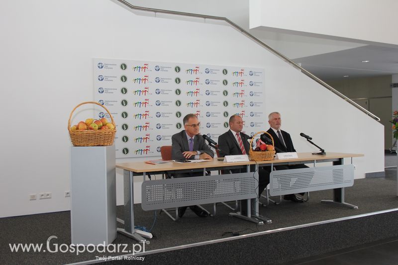 Spacer Ministra Sawickiego po terenie targów Polagra Food i KWZH