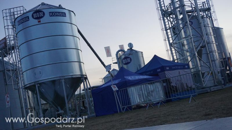 AGRO SHOW o wschodzie słońca