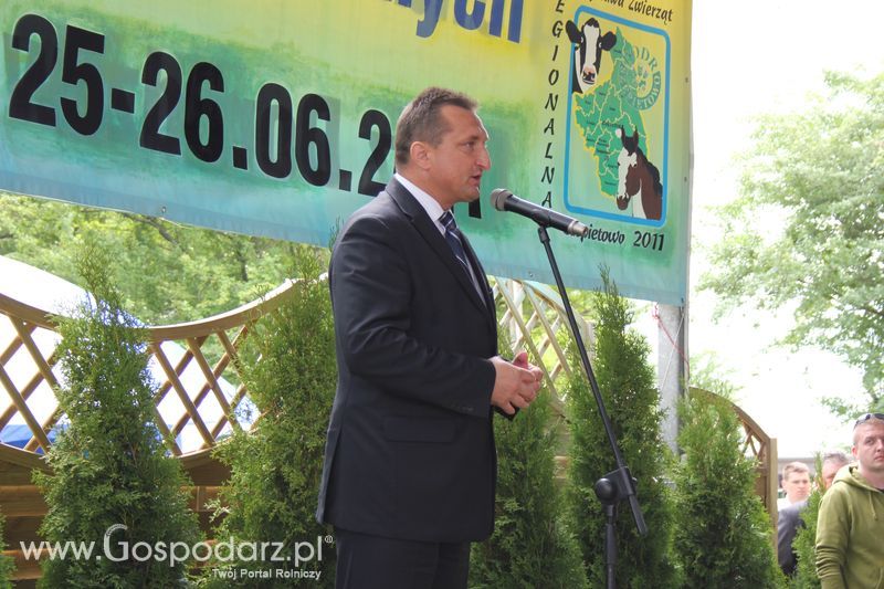 Wręczenie nagród na XVIII Regionalnej Wystawie Zwierząt Hodowlanych w Szepietowie