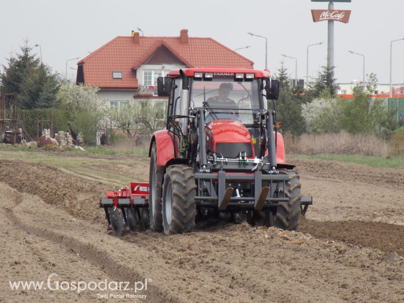 Pokazy rolnicze uprawa i siew  z firmą MASTER BIAŁA PODLASKA 2013 (ciągników  FARMER, CASE IH, PROKMAR)