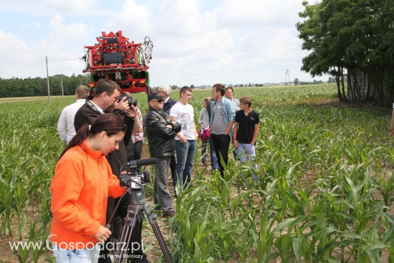 Pokazy pracy polowej opryskiwacza rolniczego samobieżnego Herkules