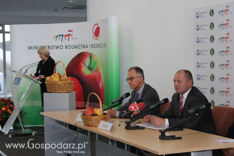 Spacer Ministra Sawickiego po terenie targów Polagra Food i KWZH