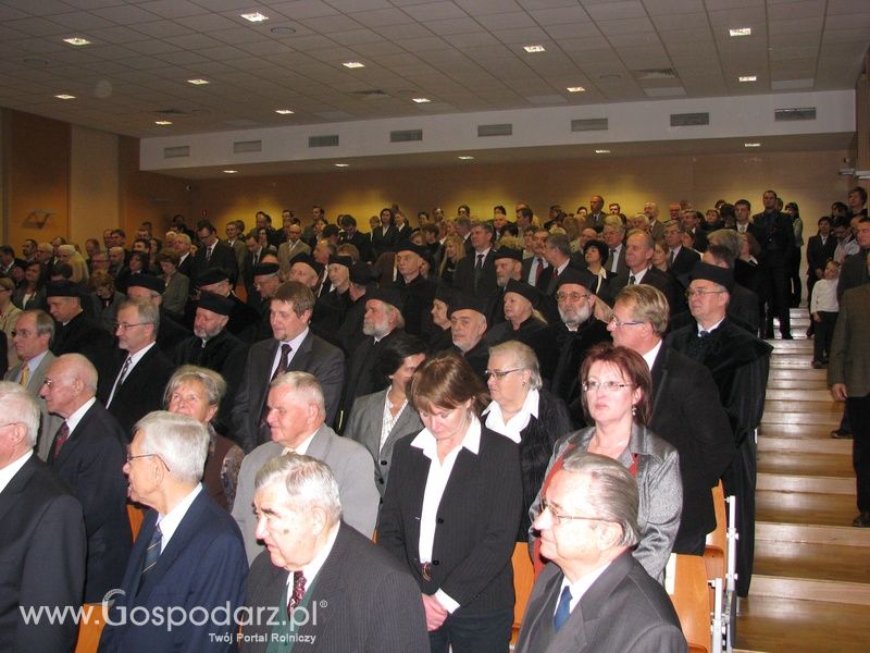 UP Poznań - Uroczystość wręczenia odznaczeń państwowych i uczelnianych oraz dyplomów doktora habilitowanego i promocji doktorskiej