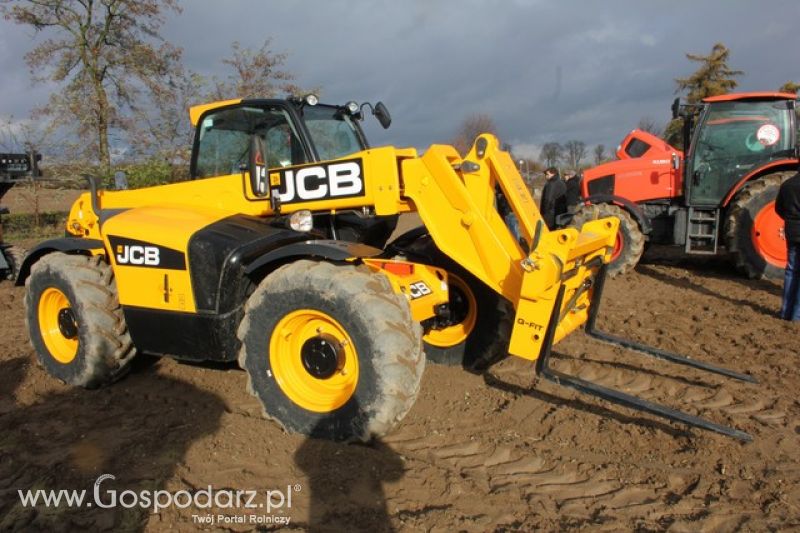 Pokaz polowy ciągników marki KUBOTA