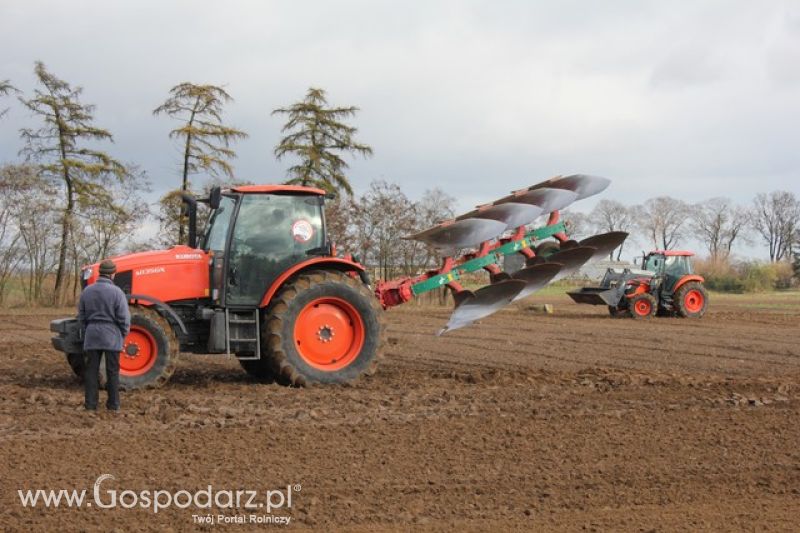 Pokaz polowy ciągników marki KUBOTA