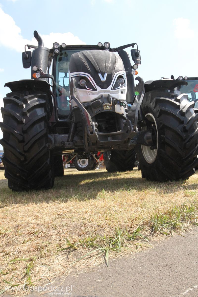 Valtra na OPOLAGRA Kamień Śląski 2018