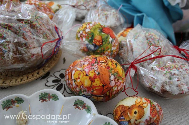 Stoły KGW - XVI Spotkania Tradycji Wielkanocnych Ziemi Kłodzkiej