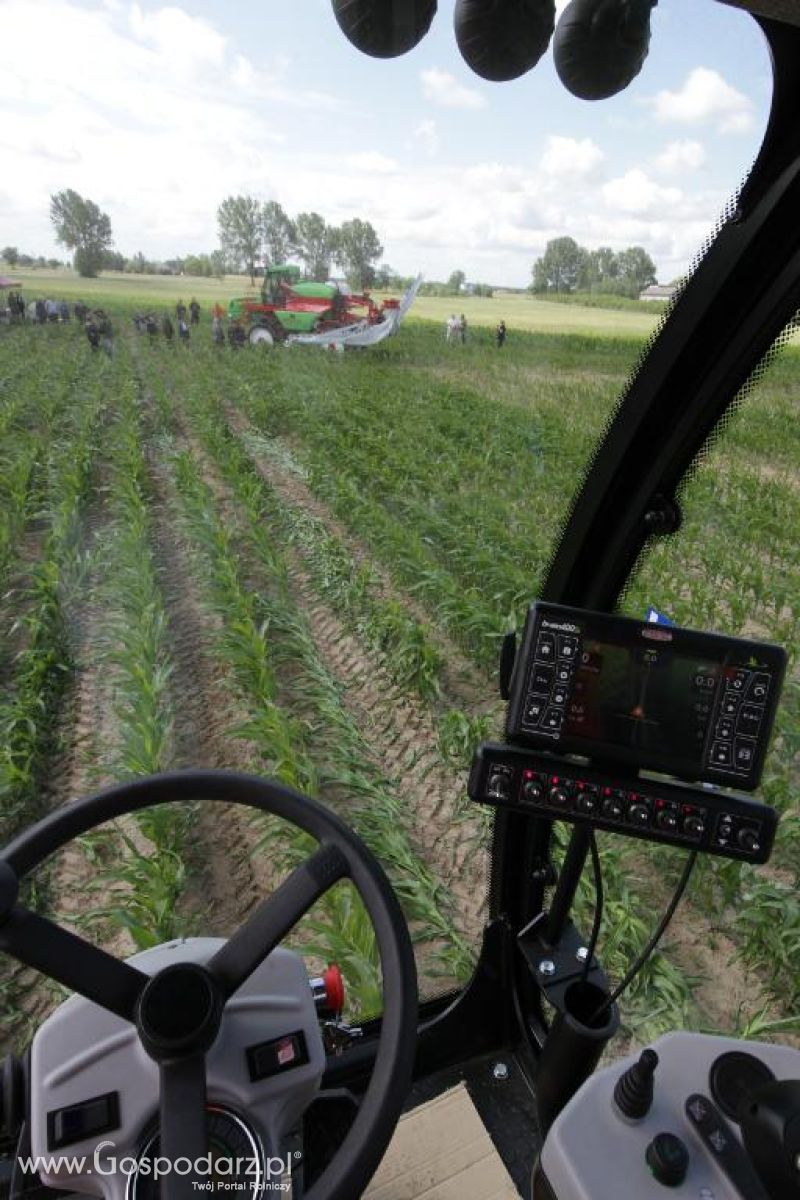 Pokazy pracy polowej opryskiwacza rolniczego samobieżnego Herkules