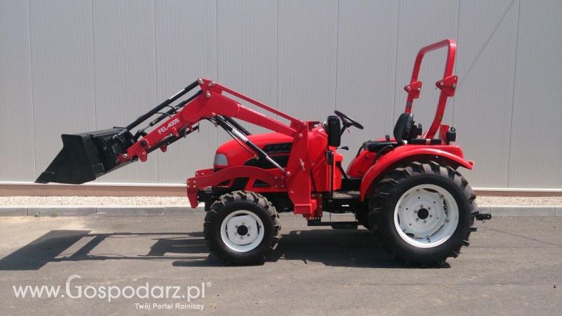 Dong Feng Pacco 40 z ładowaczem czołowym