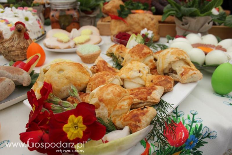 Stoły KGW - XVI Spotkania Tradycji Wielkanocnych Ziemi Kłodzkiej