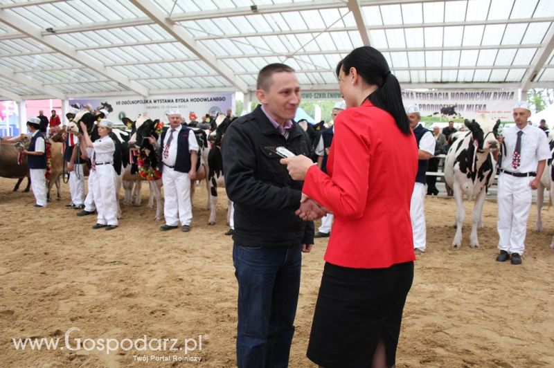 Prezentacja Championów na VII Ogólnopolskiej Wystawie Bydła Hodowlanego w Sielinku 2012