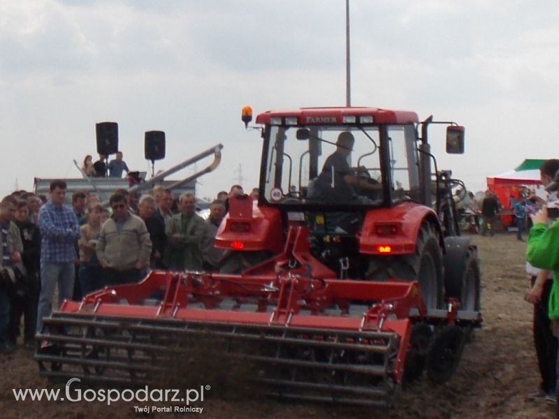 Pokazy rolnicze uprawa i siew  z firmą MASTER BIAŁA PODLASKA 2013 (ciągników  FARMER, CASE IH, PROKMAR)