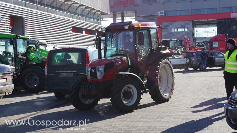 Valtra na Agrotech Kielce postęp prac