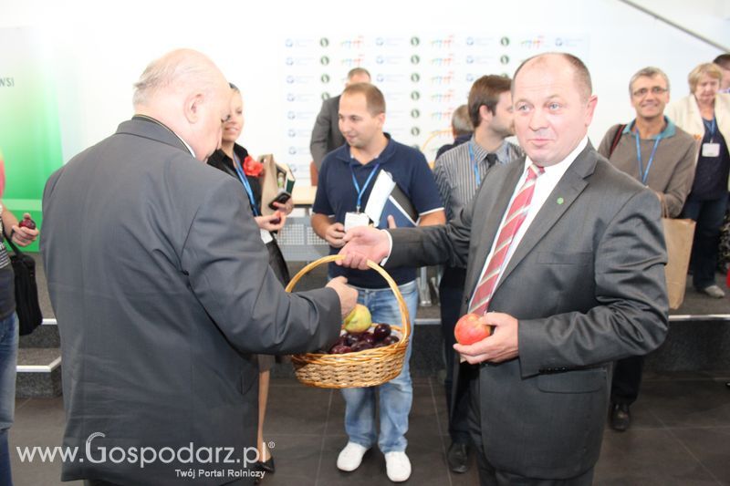 Spacer Ministra Sawickiego po terenie targów Polagra Food i KWZH