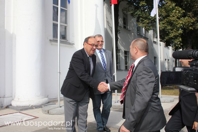 Spacer Ministra Sawickiego po terenie targów Polagra Food i KWZH