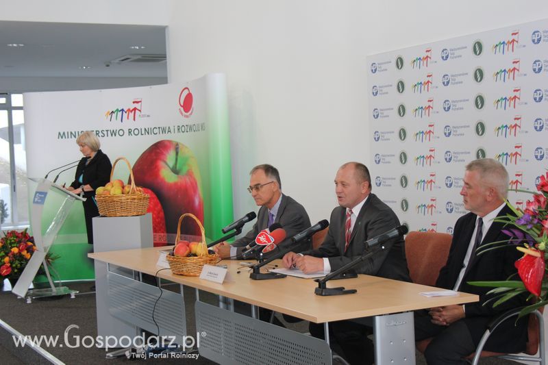Spacer Ministra Sawickiego po terenie targów Polagra Food i KWZH