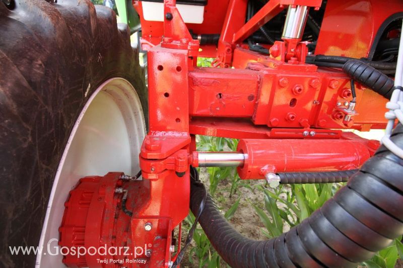 Pokazy pracy polowej opryskiwacza rolniczego samobieżnego Herkules