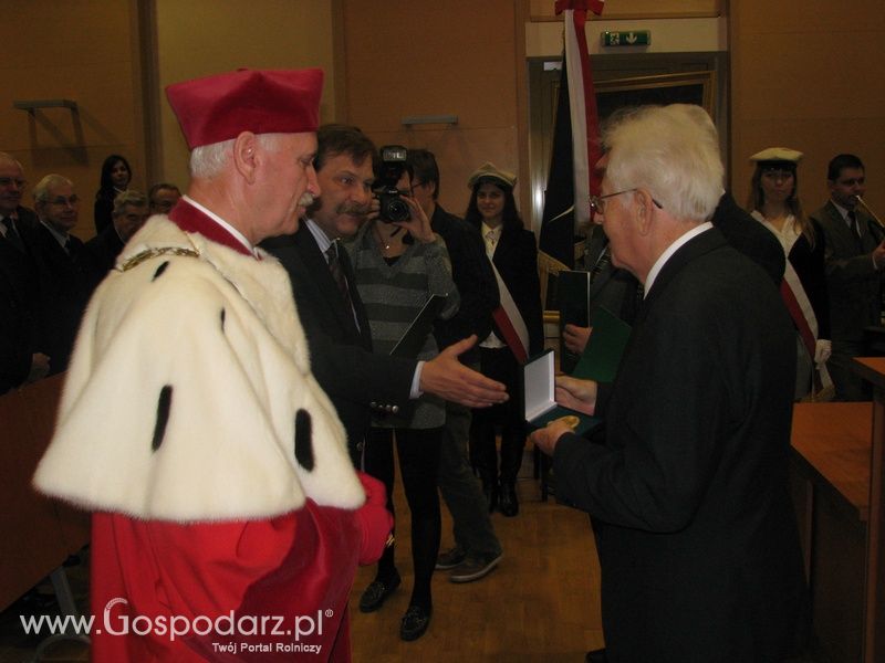 UP Poznań - Uroczystość wręczenia odznaczeń państwowych i uczelnianych oraz dyplomów doktora habilitowanego i promocji doktorskiej