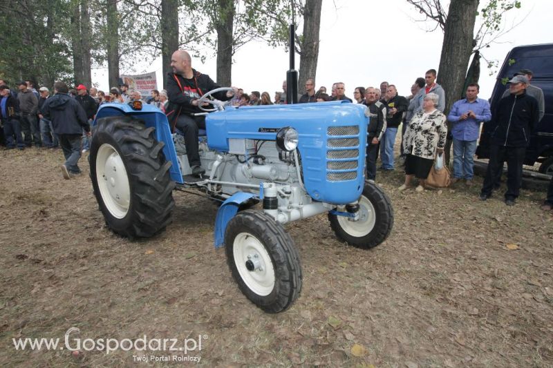 XIII Festiwal Starych Ciągników i Maszyn Rolniczych w Wilkowicach cz.2