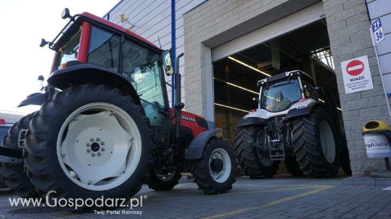 Valtra na Agrotech Kielce postęp prac