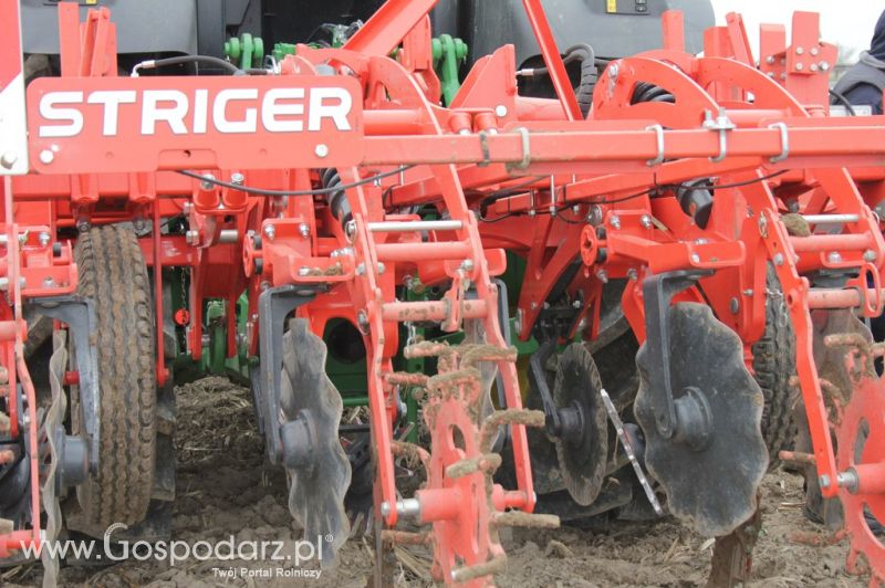 Kultywator STRIGER do uprawy pasowej
