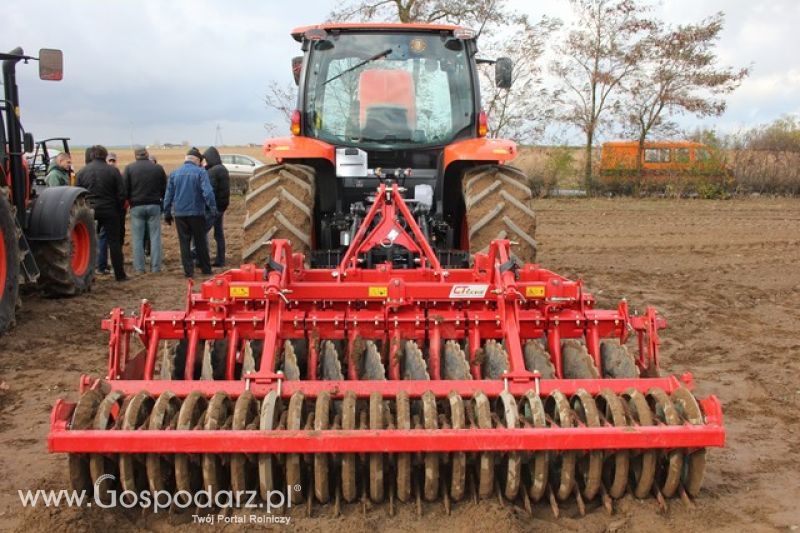 Pokaz polowy ciągników marki KUBOTA