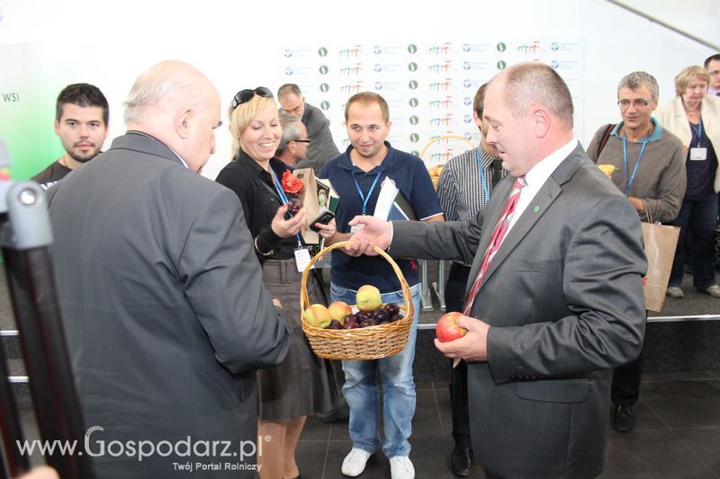 Spacer Ministra Sawickiego po terenie targów Polagra Food i KWZH