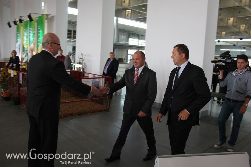 Spacer Ministra Sawickiego po terenie targów Polagra Food i KWZH