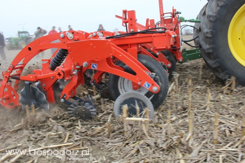 Kultywator STRIGER do uprawy pasowej