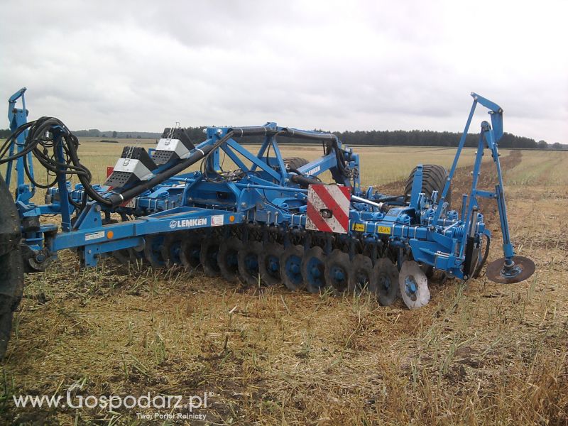 Pokaz maszyny MF 8480 oraz talerzówka 4,5 m lemken 