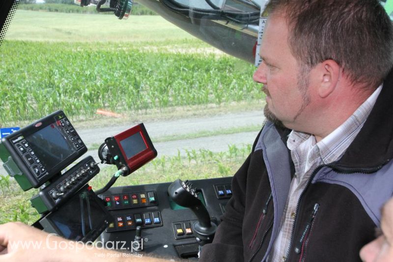Pokazy pracy polowej opryskiwacza rolniczego samobieżnego Herkules