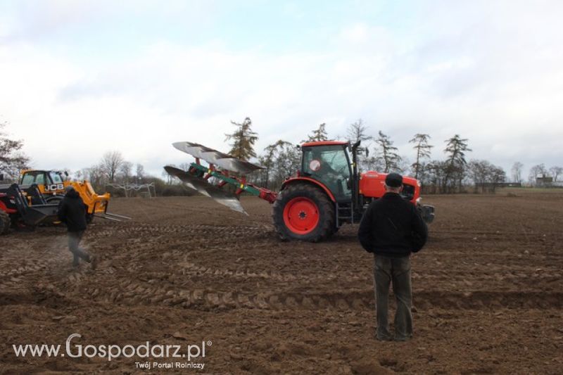 Pokaz polowy ciągników marki KUBOTA