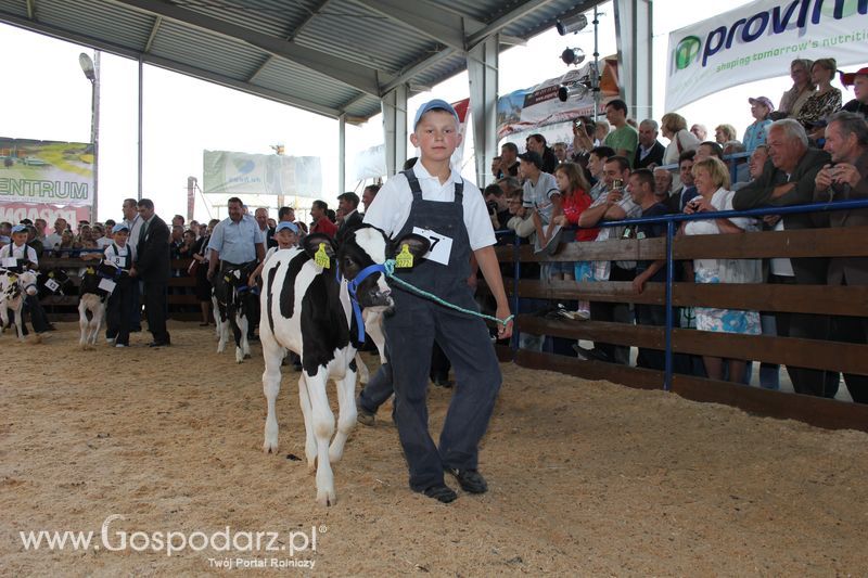 Młody hodowca na XVIII Regionalnej Wystawie Zwierząt Hodowlanych w Szepietowie