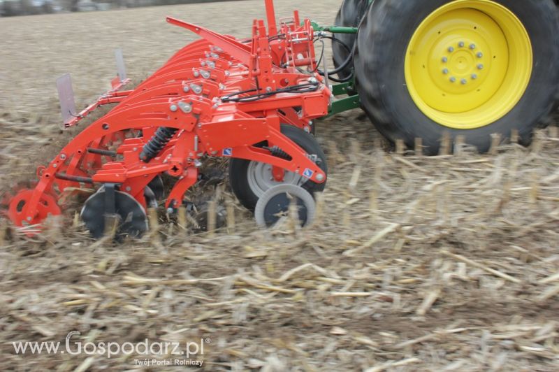 Kultywator STRIGER do uprawy pasowej