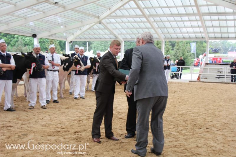 Prezentacja Championów na VII Ogólnopolskiej Wystawie Bydła Hodowlanego w Sielinku 2012