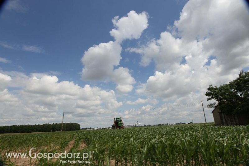 Pokazy pracy polowej opryskiwacza rolniczego samobieżnego Herkules