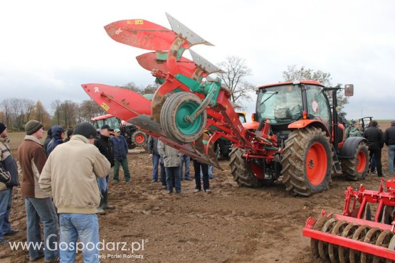 Pokaz polowy ciągników marki KUBOTA