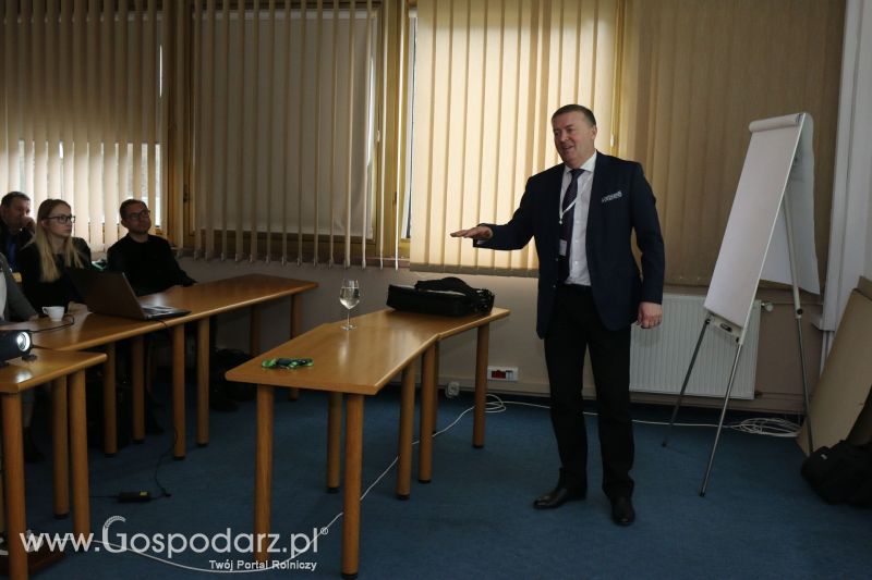 O Ogólnokrajowa konferencja na temat śruty rzepakowej