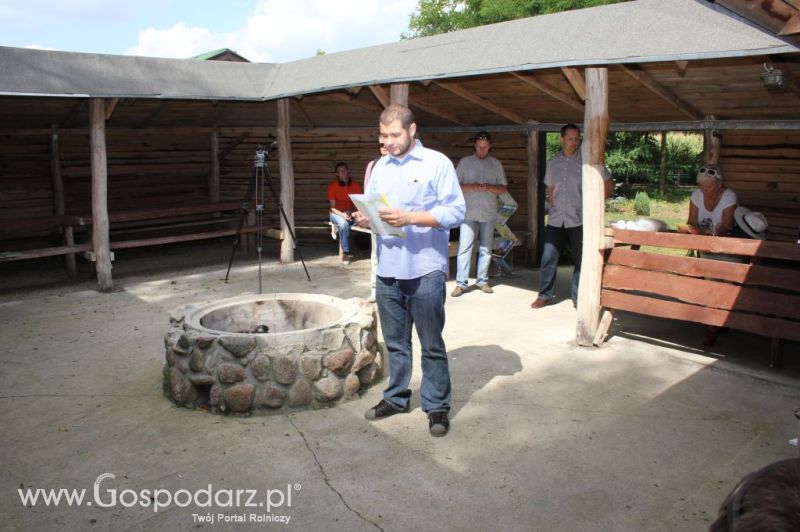 Pokaz polowy Väderstad - agregat TopDown 400, kultywator NZ-Agressive 600, siewnik  Spirit  400S.