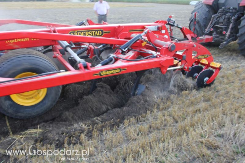 Pokaz polowy Väderstad - agregat TopDown 400, kultywator NZ-Agressive 600, siewnik  Spirit  400S.