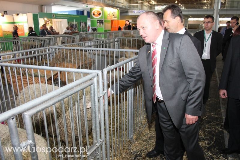 Spacer Ministra Sawickiego po terenie targów Polagra Food i KWZH